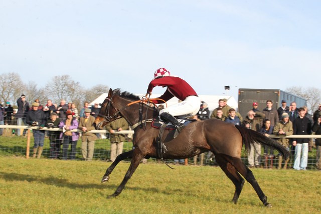 Pampelonne and Sam Davies-Thomas win the Jockey Club Open Mares Maiden  race