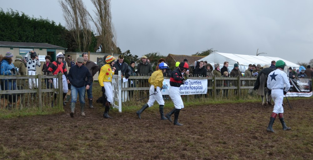 The boys head into the paddock before the mens open