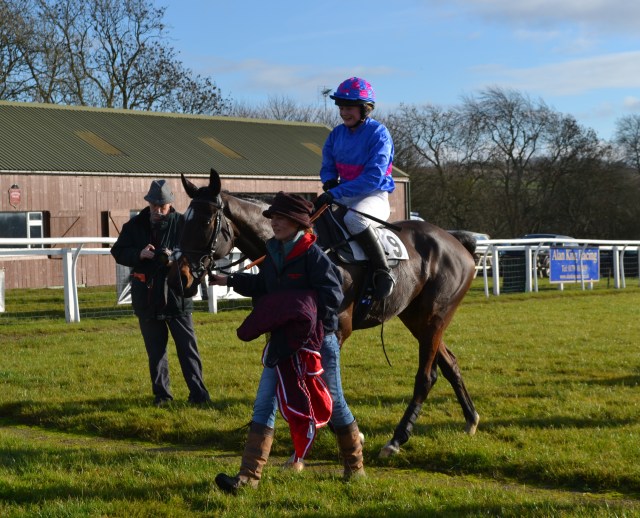 Abs Banks and Hall Kelly return to the winners enclosure
