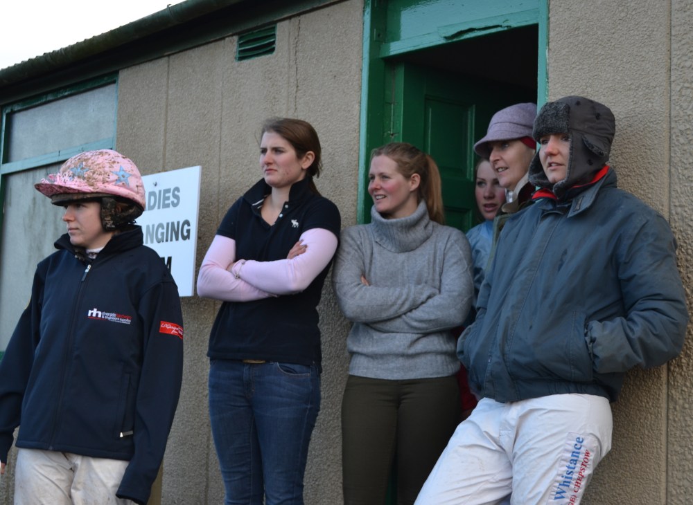 L-R Rachel Leyshon, Gina Andrews, Jane Williams, Annie Dalton, Judith Healey & Hannah Lewis watch the Mens Open