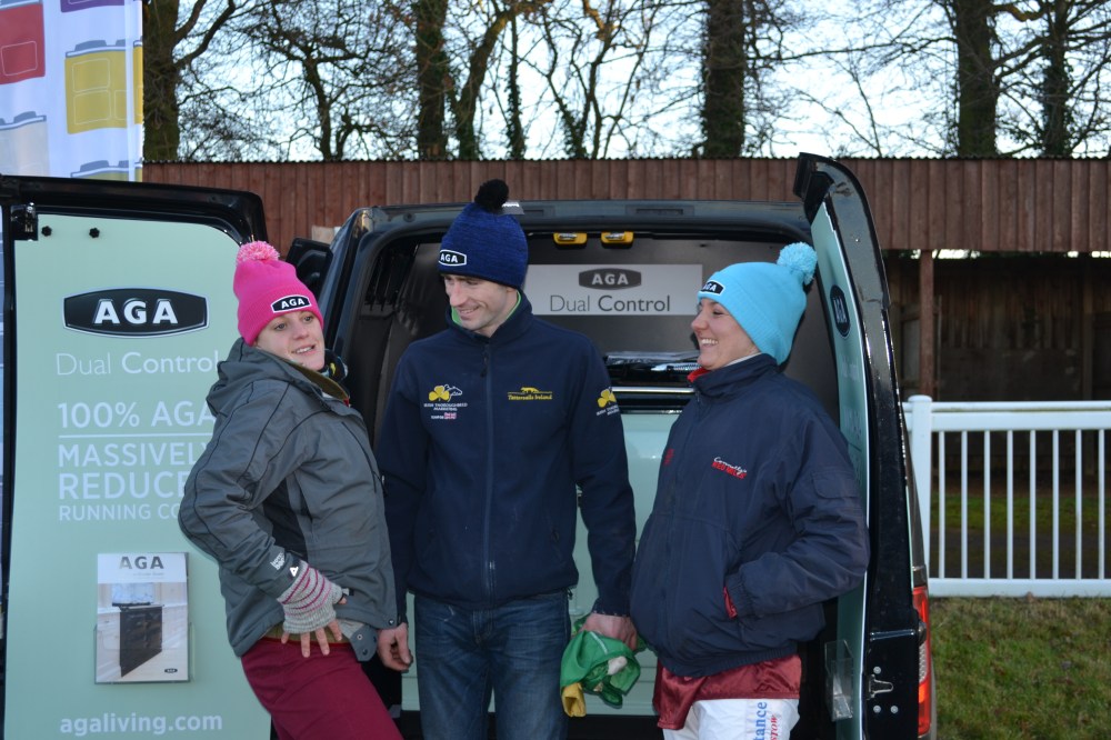 Ladies champ Jacqueline Coward, mens champ Will Biddick & Hannah Lewis all have a new hat