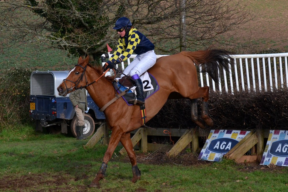 ... and lands in the lead