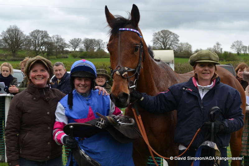 Minella For Party wins the Members race