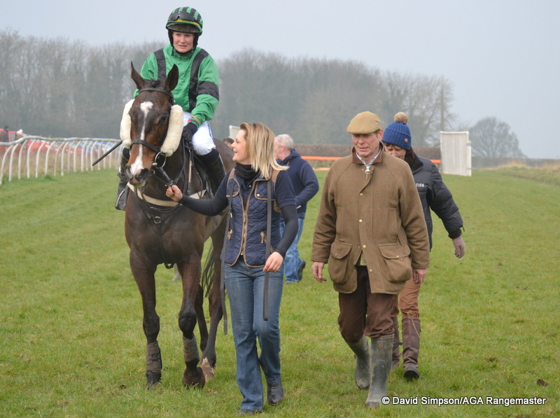 Joanna Mason and Royal Deal were sent off joint favourites & the pair finished like a steam train, closing fast on the eased down winner which caused a few gasps and shouts from the crowd