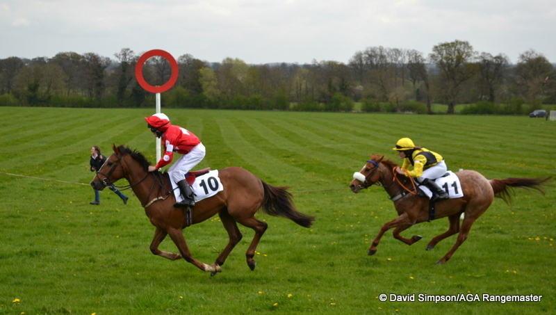 Clear The Track wins the Edge Goodrich 13.2 and under Pony Race