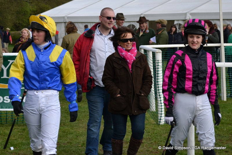Ali Galliers-Pratt and Emma Moseley enter the paddock