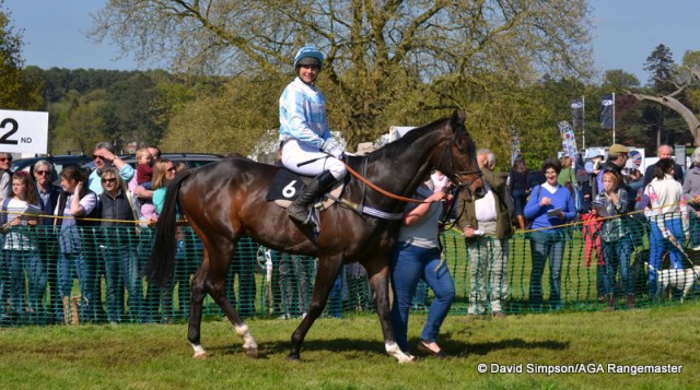Rilly Goschen has just spotted the AGA man