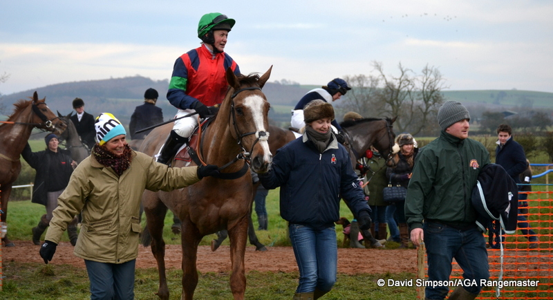 L-R: Kristy Kettlewell and Lucy Kerr lead in Catherine Walton and Ockey De Neulliac, with owner/trainer Neil Mechie