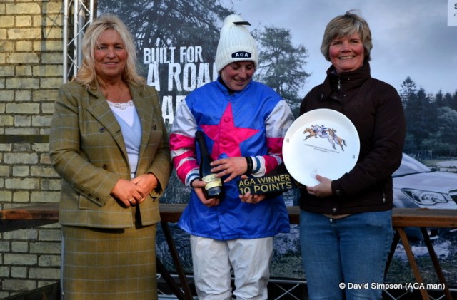 I think Hannah Watson has her eye on the sticker!