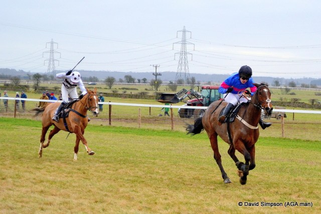 Novice rider, John Smith-Maxwell powers home on Jetnova to win the AGA sponsored PPORA Club Members race