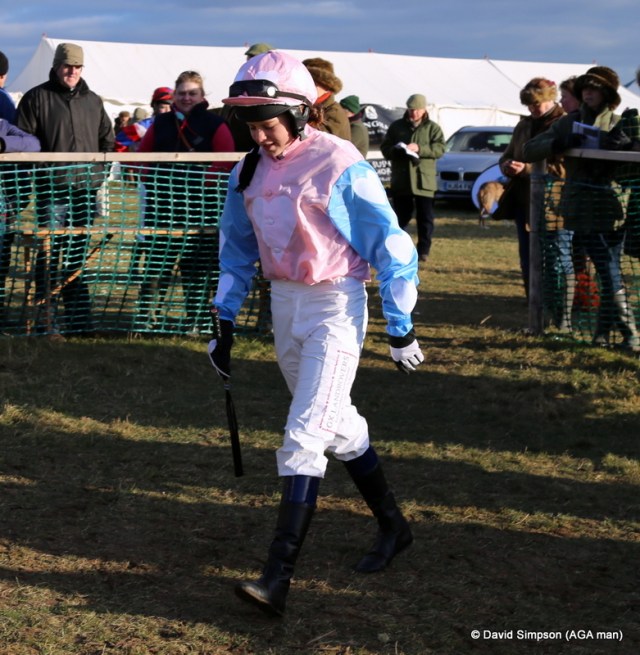 Lilly Pinchin strides into the paddock
