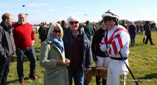 Yes, Mrs S was giving instructions to Thomas! "Get him settled and sit out the back for the first circuit"... Not sure that Mr Ellis was taking her too seriously!