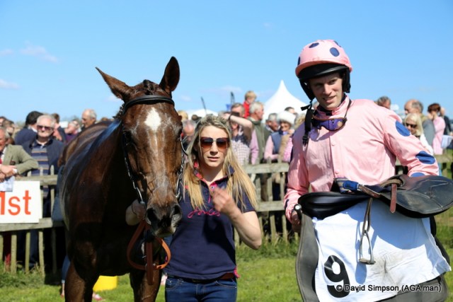 Thoonavolla & Tom Weston, winners of the Hunt Members
